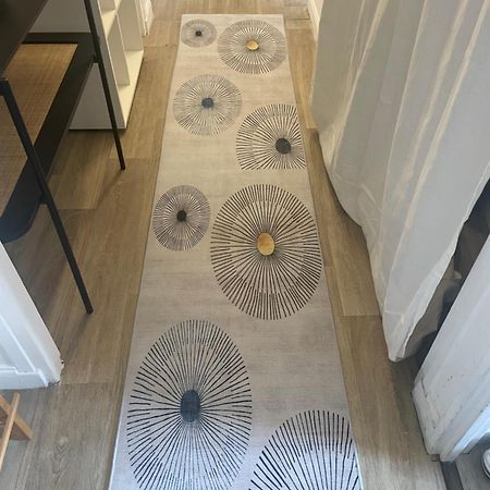 Bel Appartement Spacieux ,Convivial De 3 Chambres Avec Parking Prive Secure Caen Luaran gambar