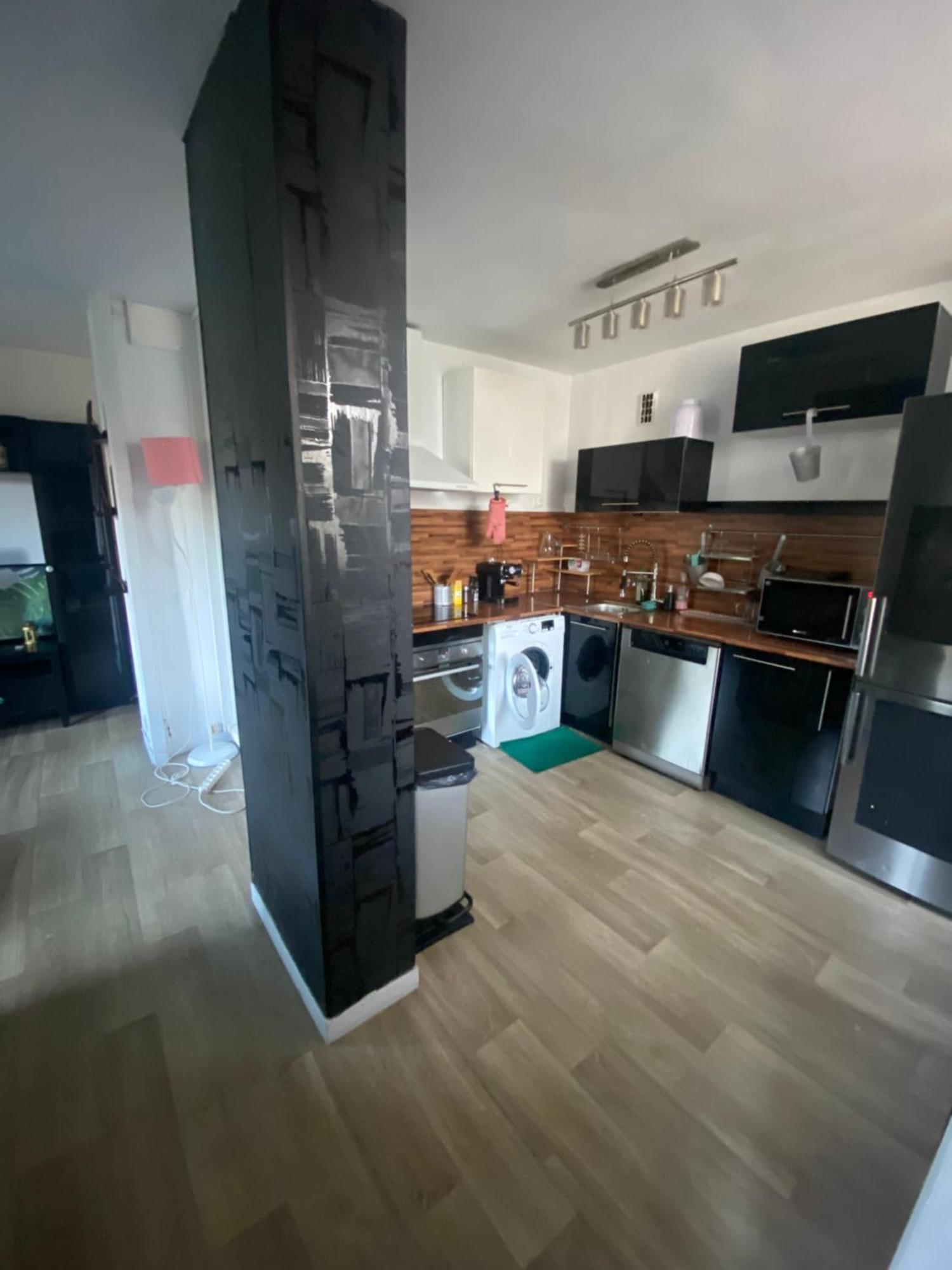 Bel Appartement Spacieux ,Convivial De 3 Chambres Avec Parking Prive Secure Caen Luaran gambar