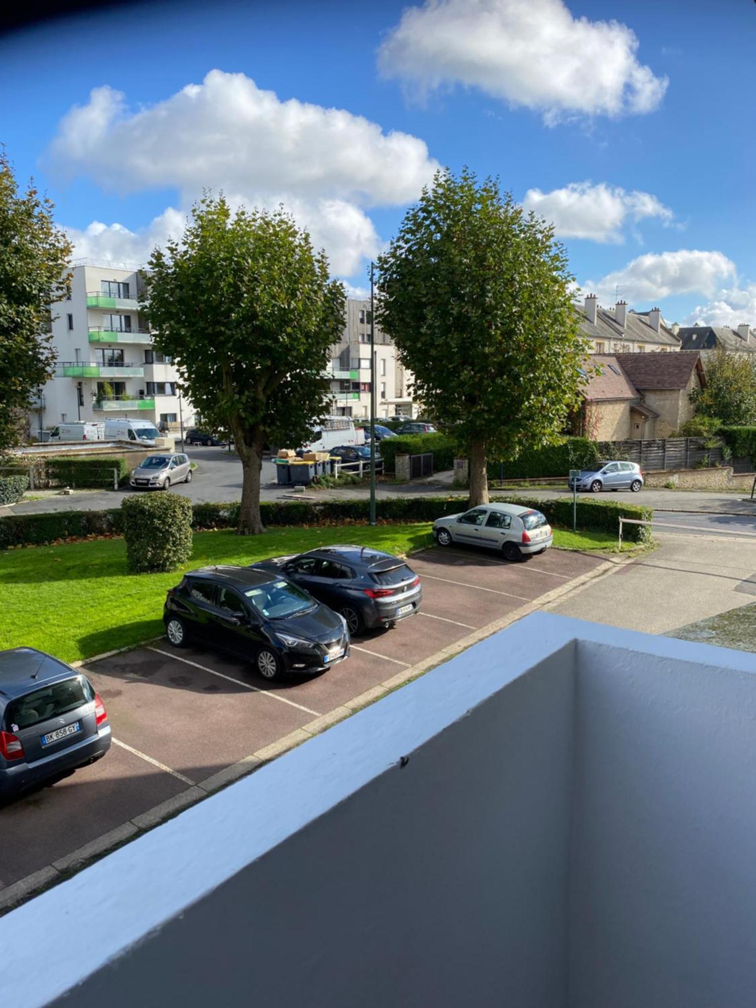 Bel Appartement Spacieux ,Convivial De 3 Chambres Avec Parking Prive Secure Caen Luaran gambar