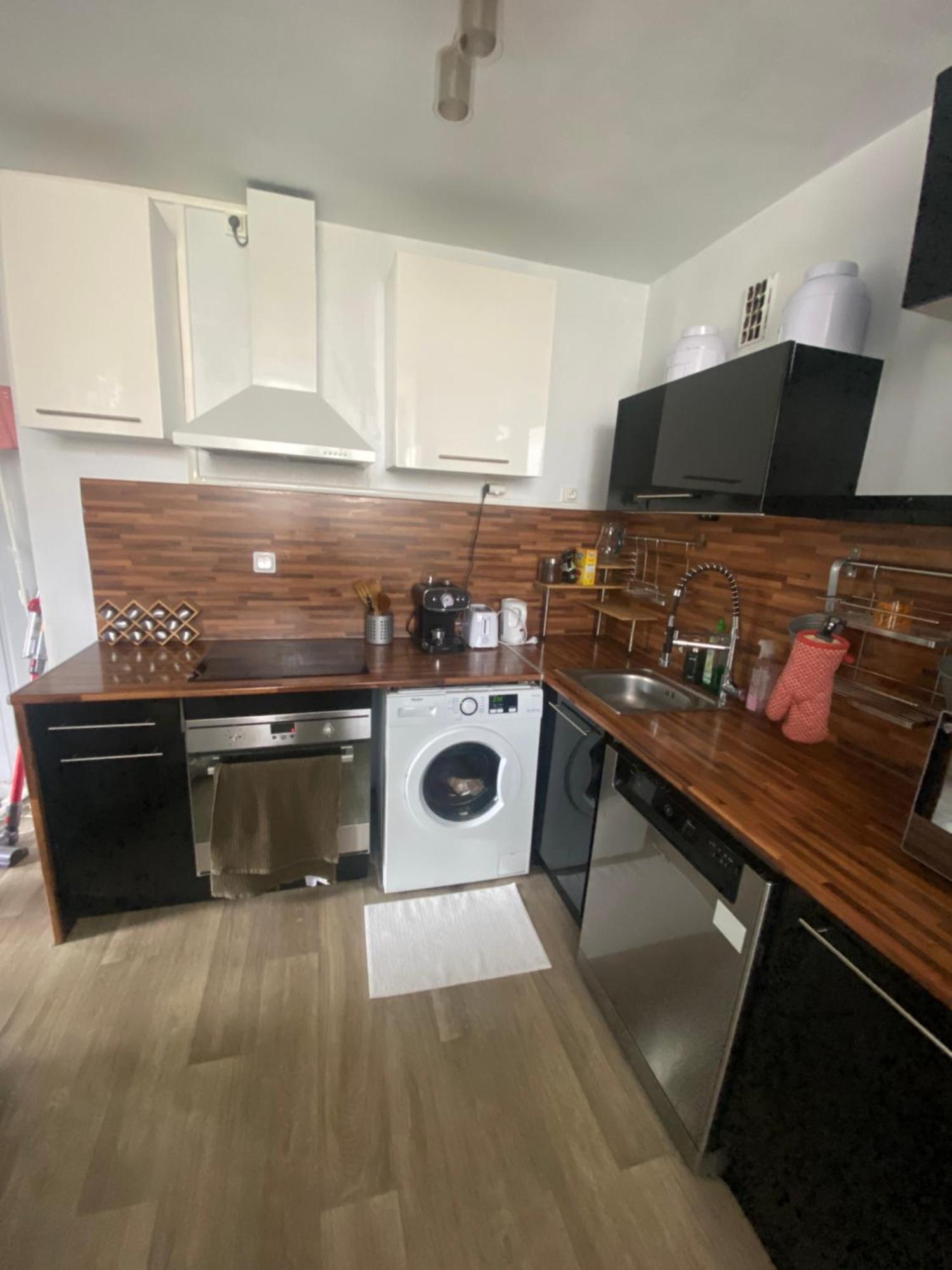 Bel Appartement Spacieux ,Convivial De 3 Chambres Avec Parking Prive Secure Caen Luaran gambar