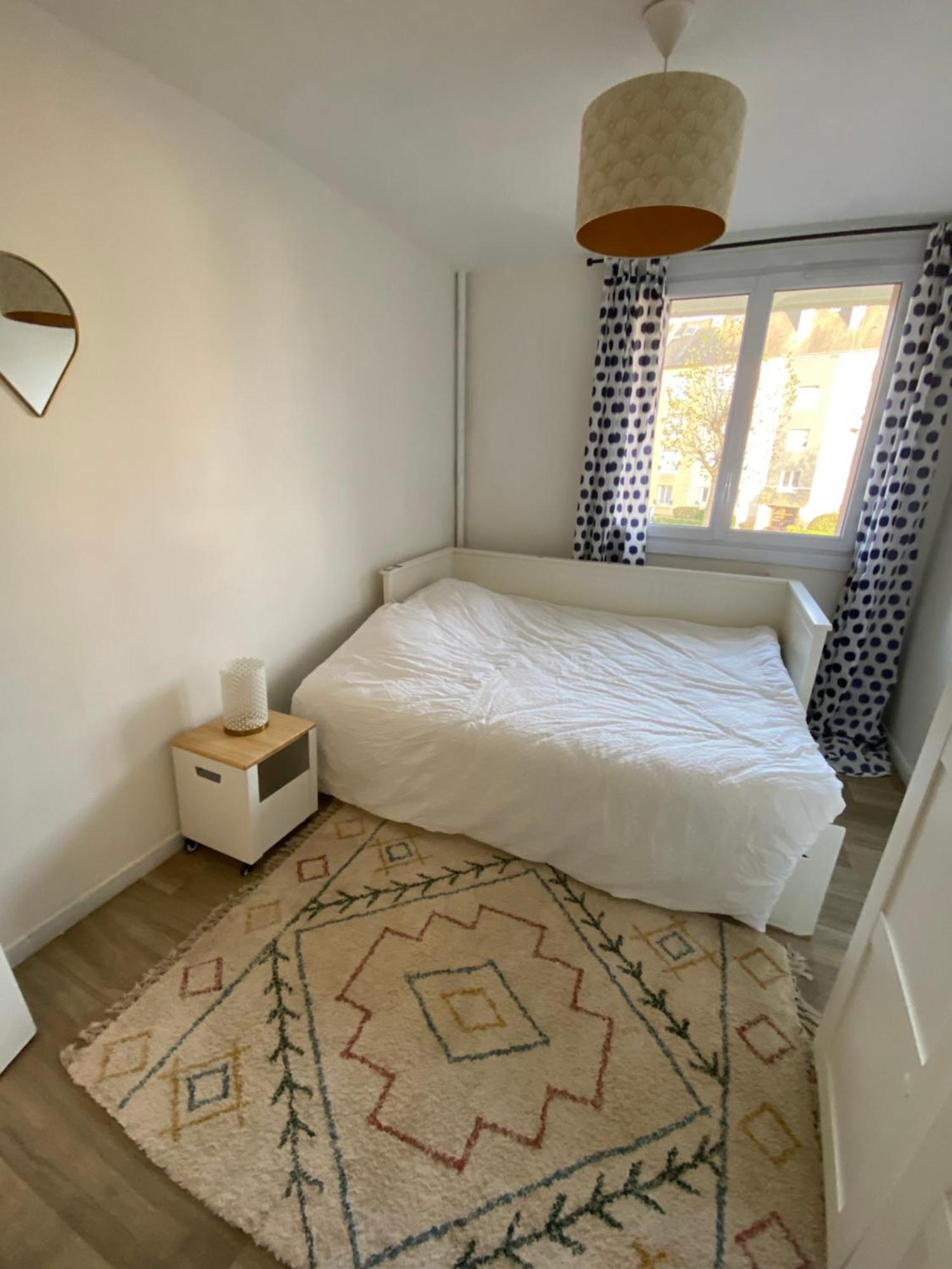 Bel Appartement Spacieux ,Convivial De 3 Chambres Avec Parking Prive Secure Caen Luaran gambar