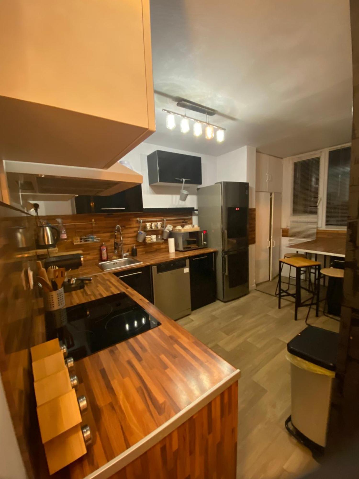 Bel Appartement Spacieux ,Convivial De 3 Chambres Avec Parking Prive Secure Caen Luaran gambar