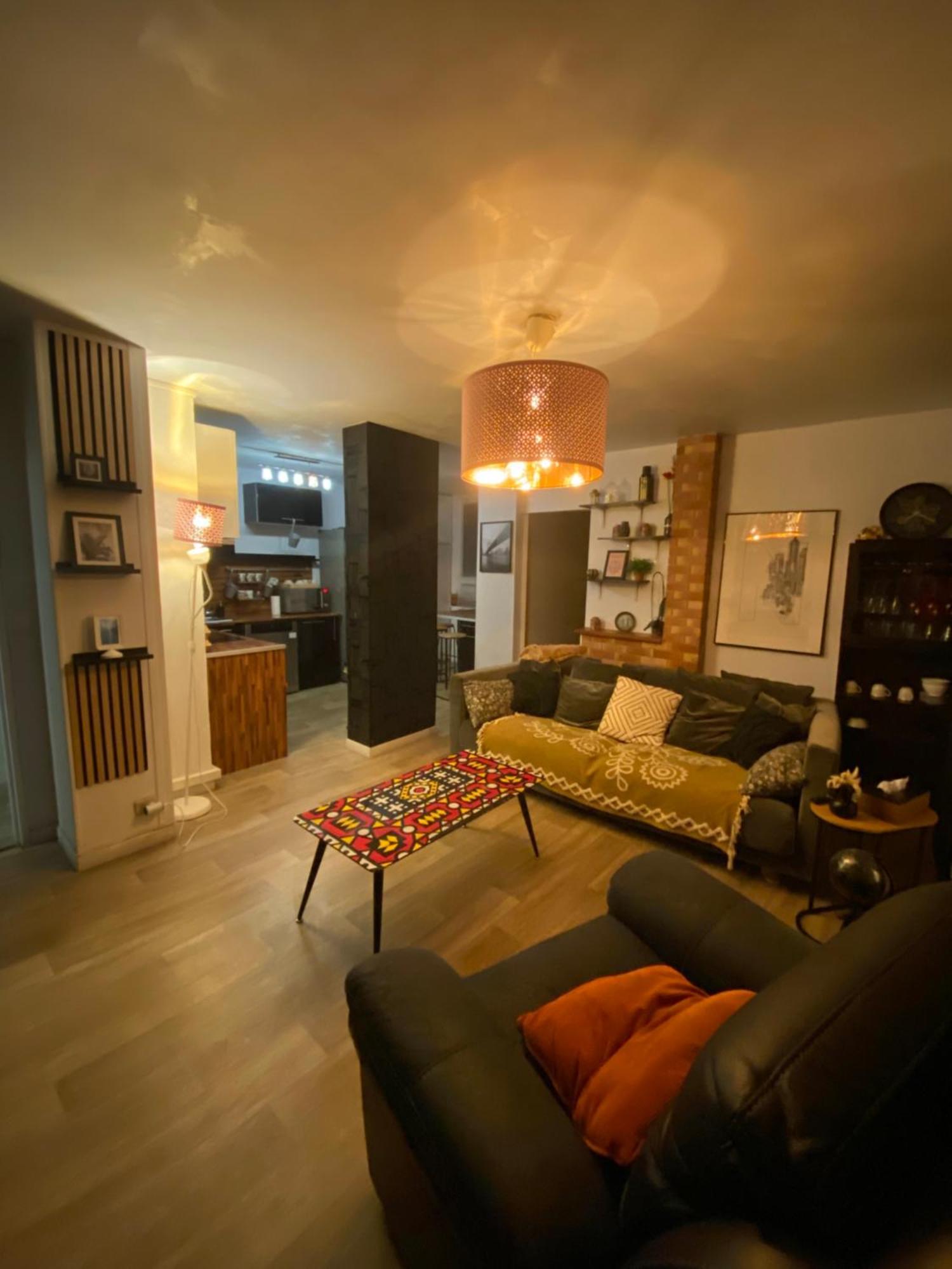 Bel Appartement Spacieux ,Convivial De 3 Chambres Avec Parking Prive Secure Caen Luaran gambar