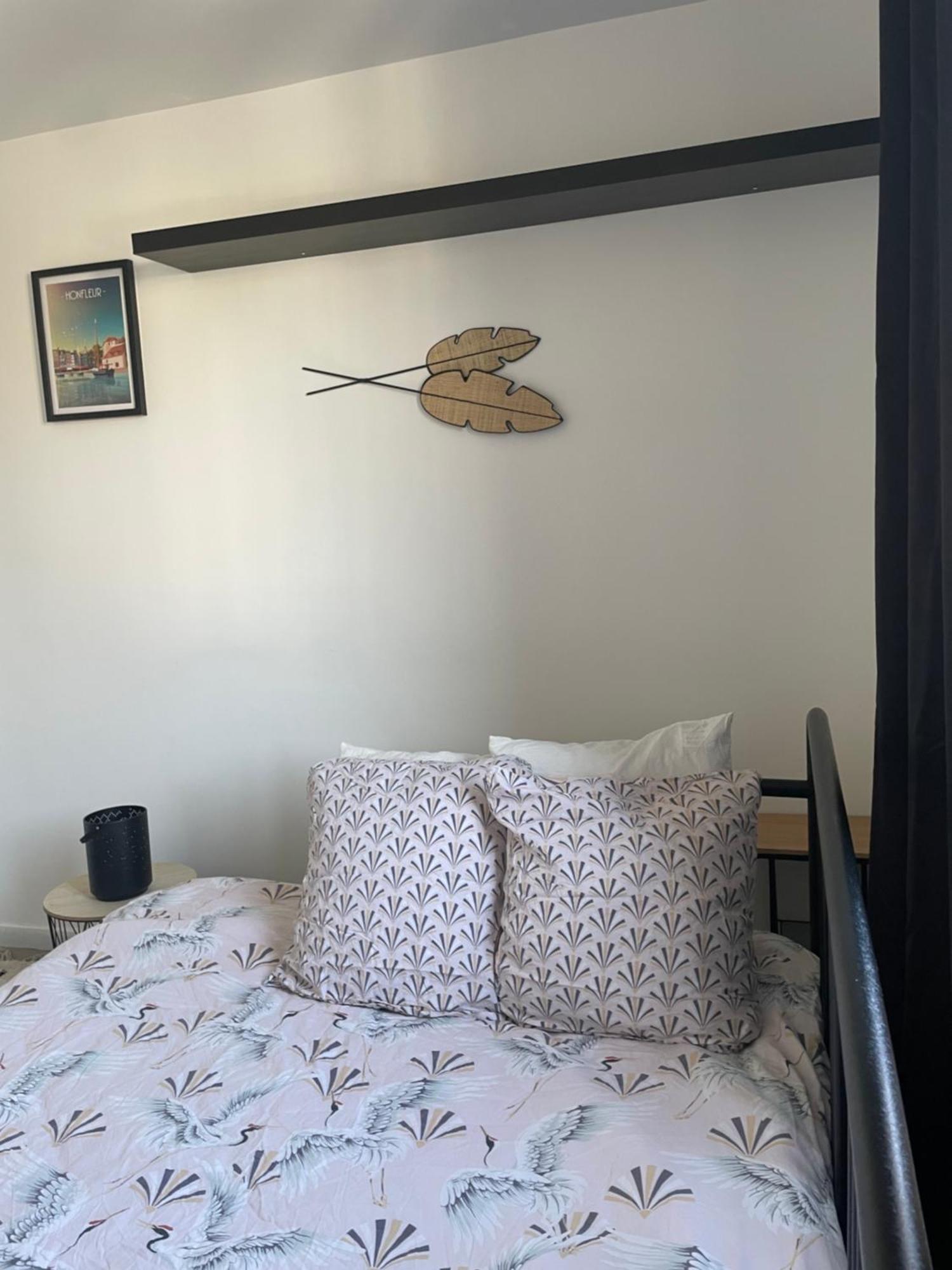Bel Appartement Spacieux ,Convivial De 3 Chambres Avec Parking Prive Secure Caen Luaran gambar